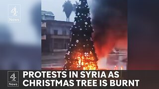 Hundred protests in Syria after Christmas tree set alight