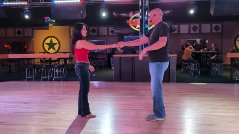 West Coast Swing @ Electric Cowboy with Wes Neese 20251221 185826742