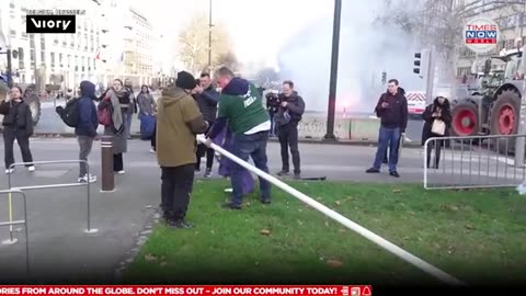 BRUSSELS POTATO CHAOS: Farmers Revolt In Brussels, Streets Buried Under Potatoes