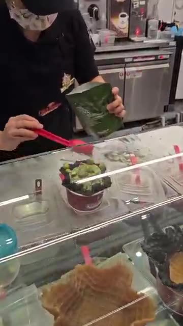 Too Hot? Try THIS! Ice Cream Mixed on -9ºC Black Cold Stone 🍨❄️ #shorts