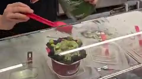 Too Hot? Try THIS! Ice Cream Mixed on -9ºC Black Cold Stone 🍨❄️ #shorts