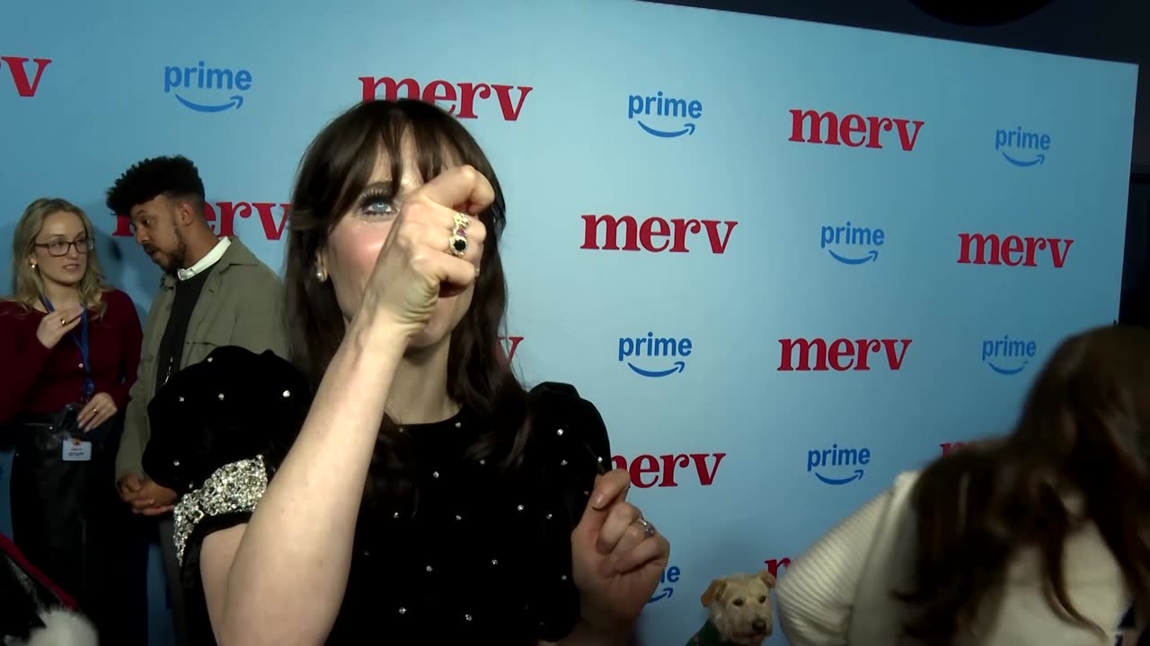 Gus the acting dog takes the spotlight at 'Merv' premiere