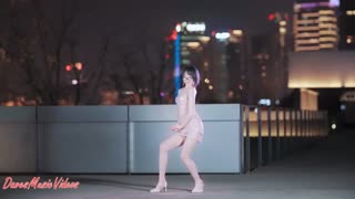 Janet Kay. Silly Games