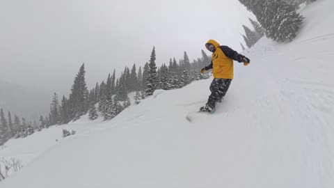 Snowy conditions at Loveland Ski Area good Powder for Snowboarding