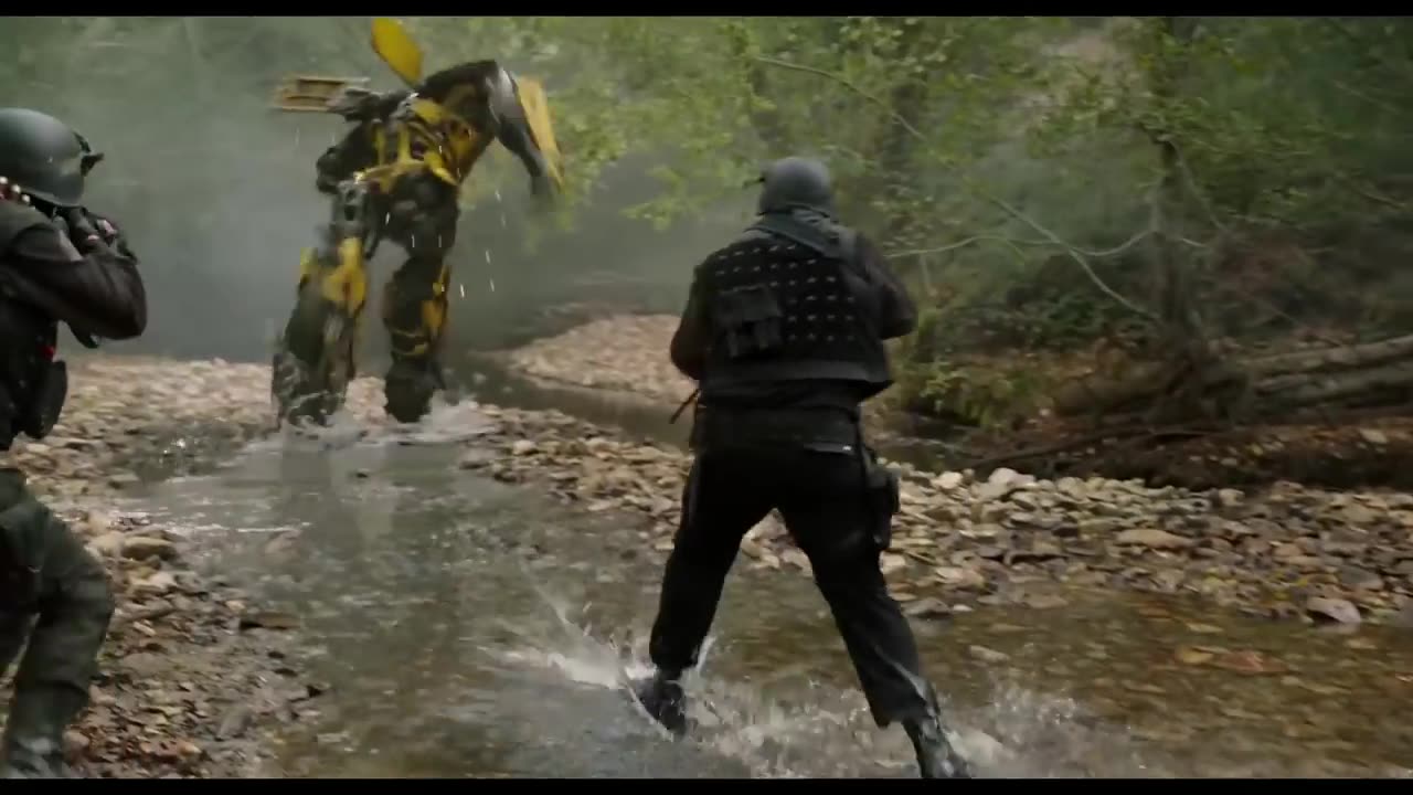 Bumblebee - Clip Persecución en el bosque