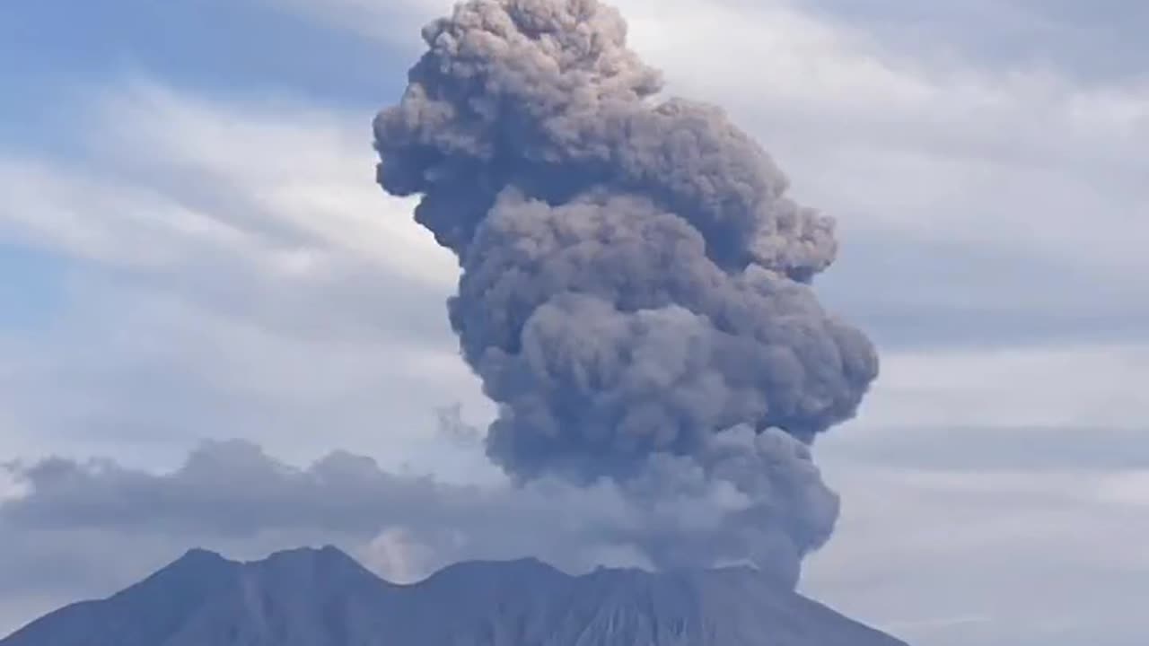 Massive Eruption of the Sakurajima Volcano in Japan