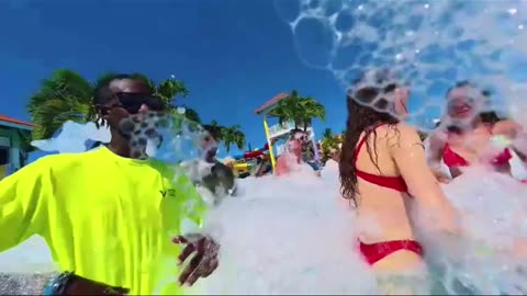 🎥 YEAH YEAH YEAH – Sun Splash | Xpress The Machine