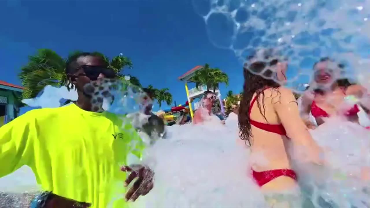 🎥 YEAH YEAH YEAH – Sun Splash | Xpress The Machine