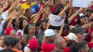 🎶🇻🇪 Maduro llama a la paz con una canción de John Lennon en medio de agresiones de EE.UU.