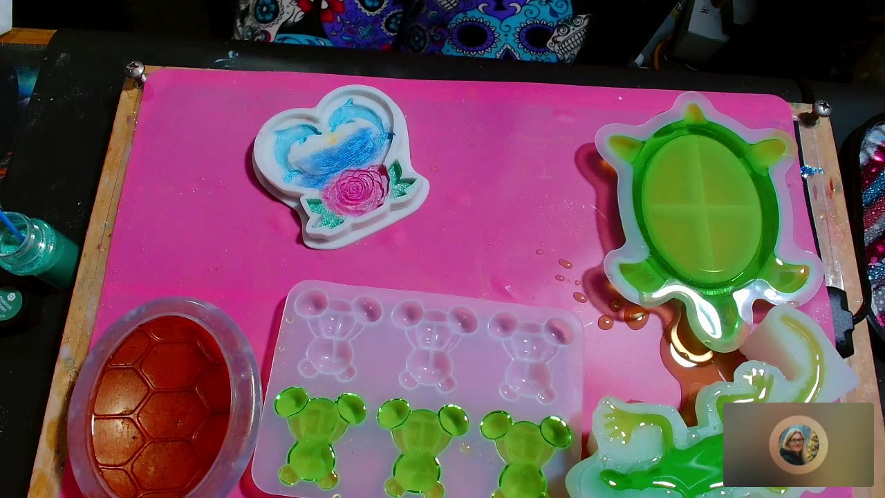 Momma Coop's Got The Pour