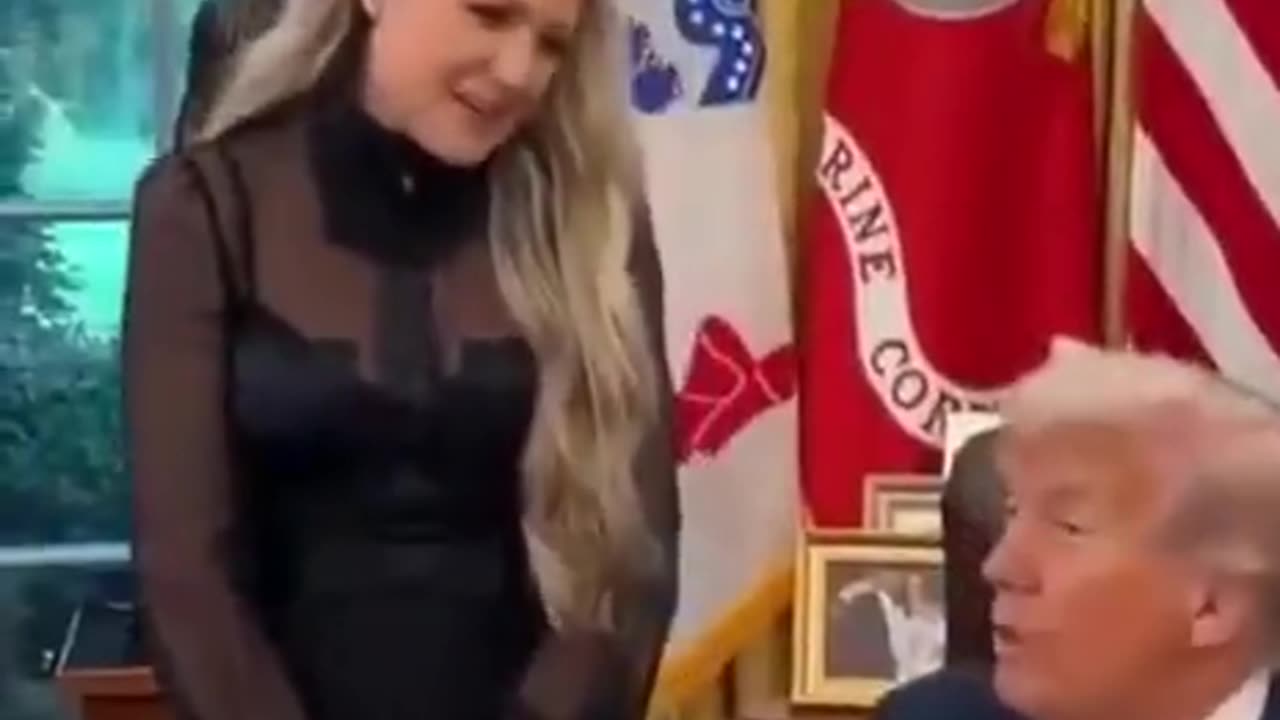 Erika Kirk, attrice o vedova in lutto