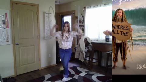 Born to Hula Radio Show #257- Boring Hula Hoop Monday