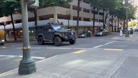 Armored vehicles full of federal agents have arrived at the federal building i