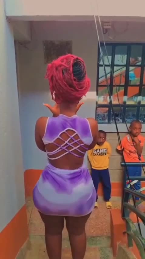 Big thick Azz On Shake it to the Max.