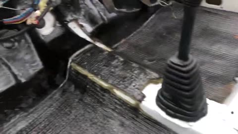 Fiat Uno Turbo MK2 to a MK1 body Part 4, The Red Carpet is going in