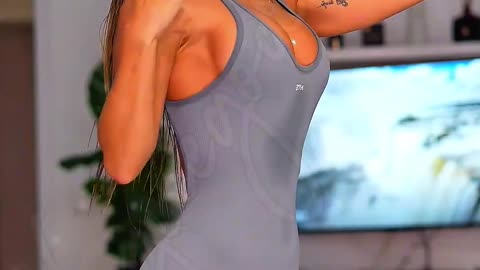 Top Instagram Model Reveals Secrets to Becoming Popular Online