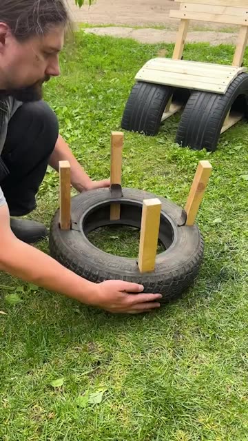 DIY backyard furniture made easy with old tires! 🛠️🌞