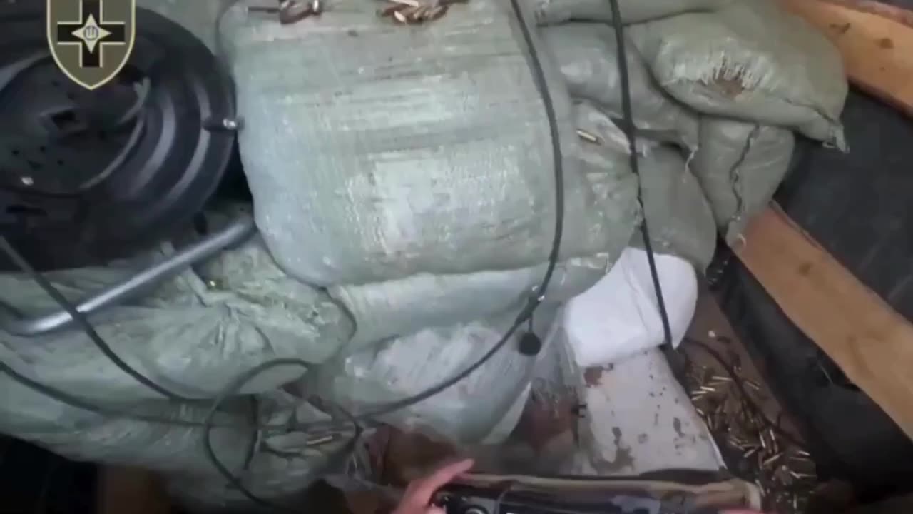 Ukrainian Soldier Using Steam Deck to Control Machine Gun Turret