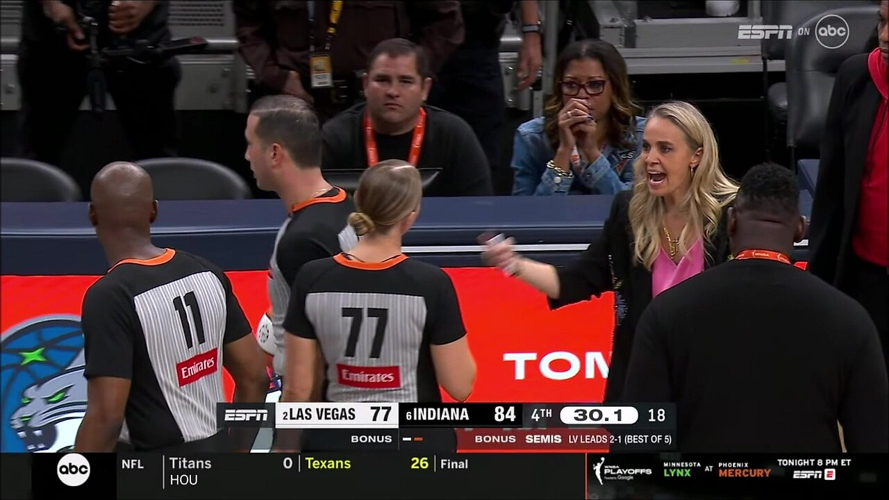 😱 TECH, Becky Hammon calls EXCESSIVE timeout | Indiana Fever vs Vegas Aces, WNBA playoffs basketball
