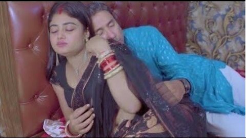 Hot & Stunning Indian Bhabhi – Desi Beauty at Its Best!