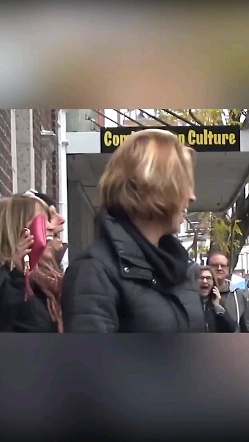 she said rawr 💀 🤣