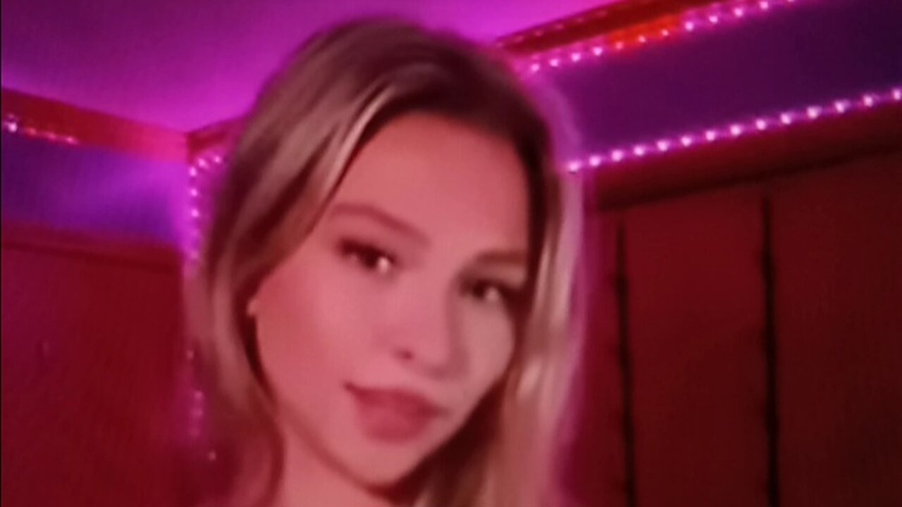 Blondes tick tock bop