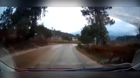 FUNNY DRIVING IN THE SNOW...FAILS!!!