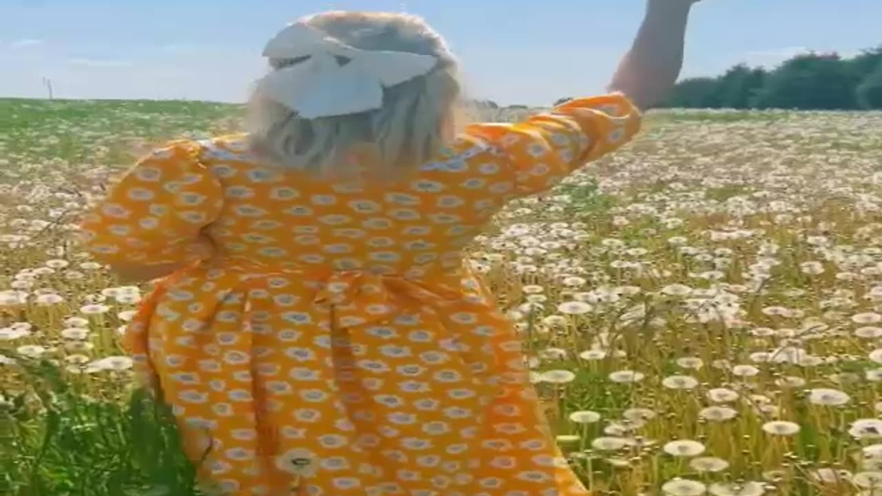 ÇİÇEKLER KADAR GÜZELSİN