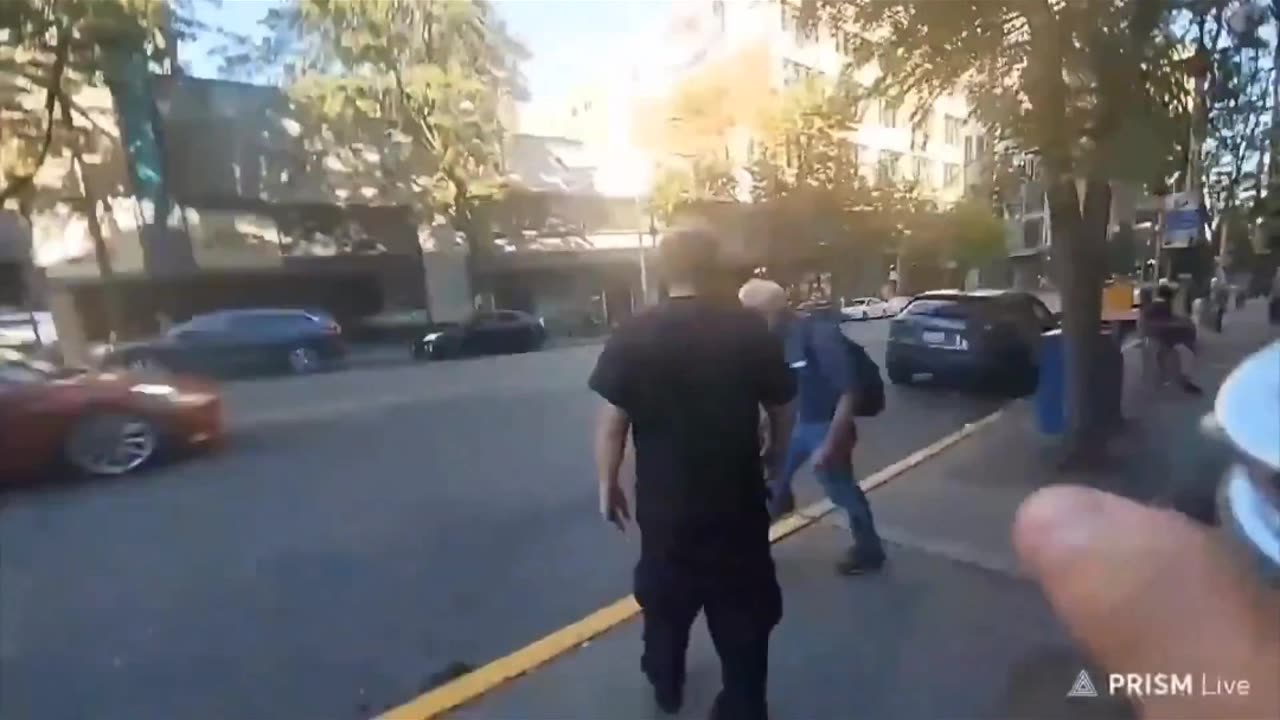 Streamer gets pepper sprayed for harassing an old man