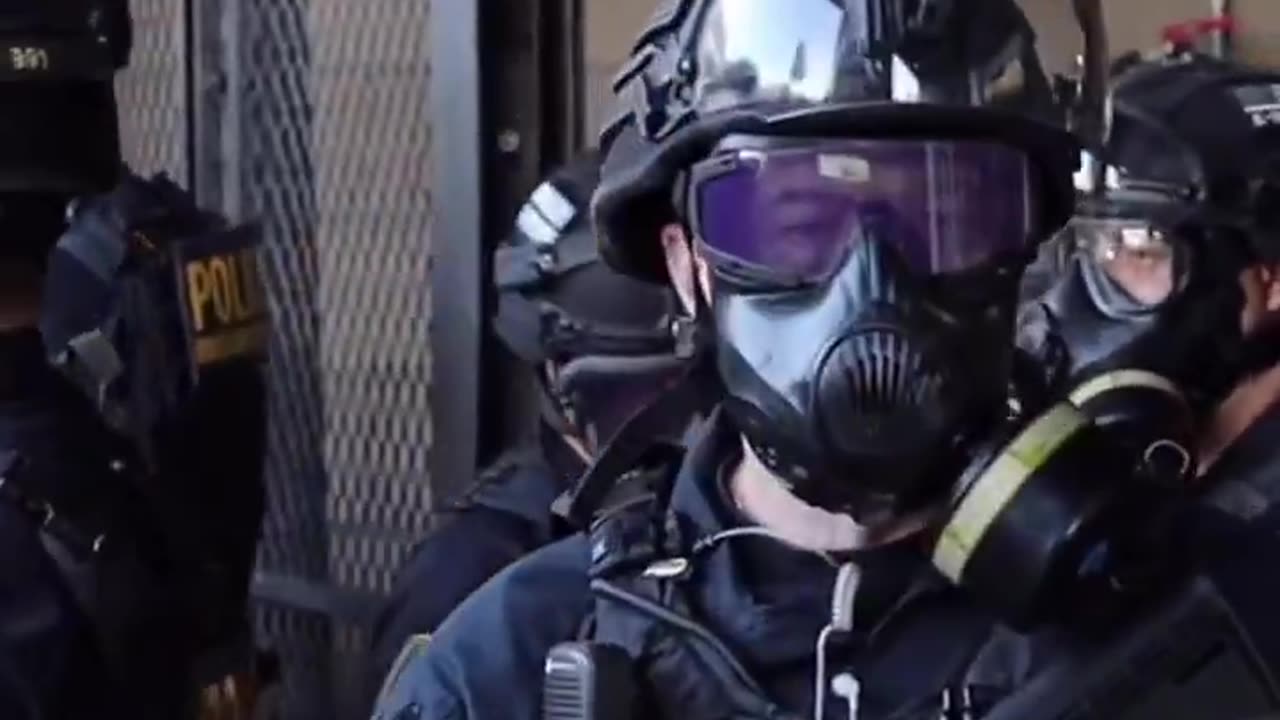 Mexicans attack ICE, eat mace