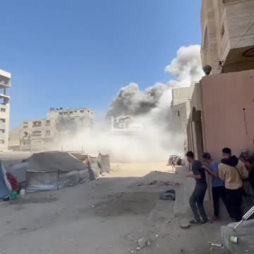 Israeli warplanes bombed a house belonging to the Bakr family in Al-Shati refugee camp