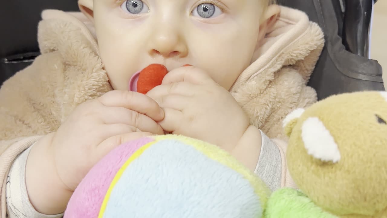 The sleepiest little baby 💤 Kayla makes even being tired look adorable.