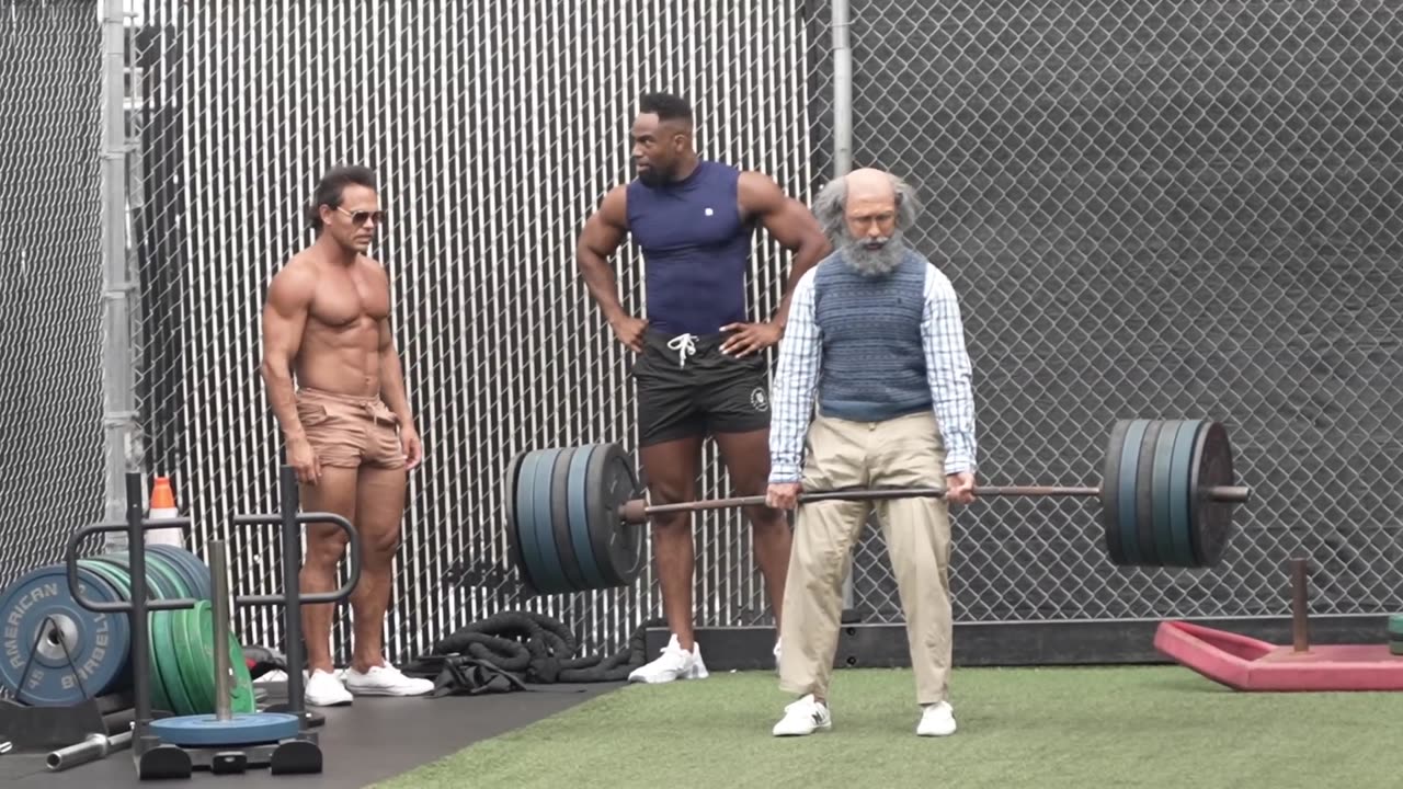 Old Man Powerlifter At Muscle Beach