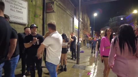 England’s Nightlife Is OUT OF CONTROL — Walking Tour! 🇬🇧🍾