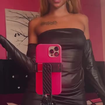 What a beauty, what's her socials?