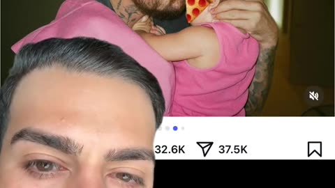 what’s wrong with the pizza emoji😭😭 someone explain