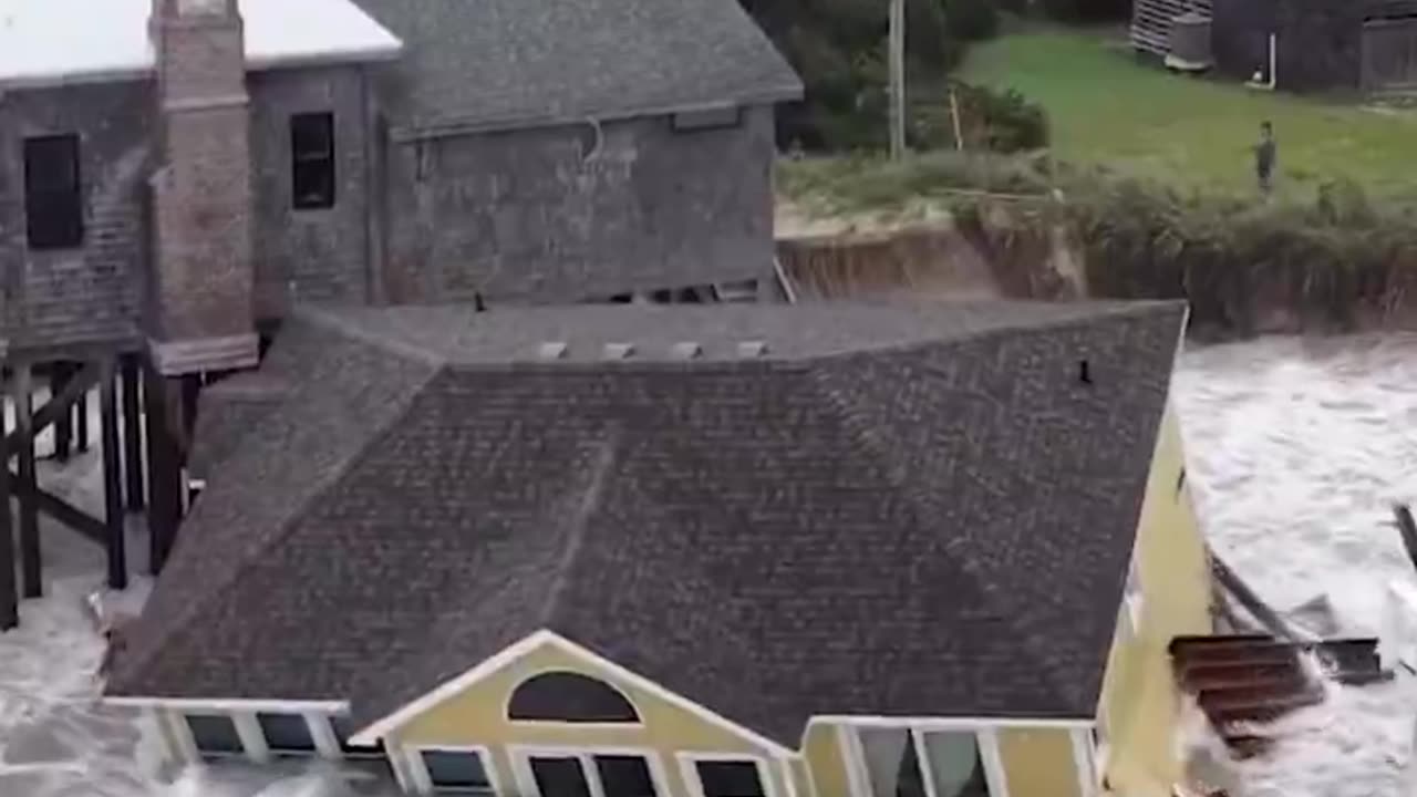 More homes collapse into the ocean in North Carolina due to surge from hurricanes