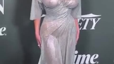 Sydney Sweeney knows exactly what she’s doing at this latest Red Carpet event.