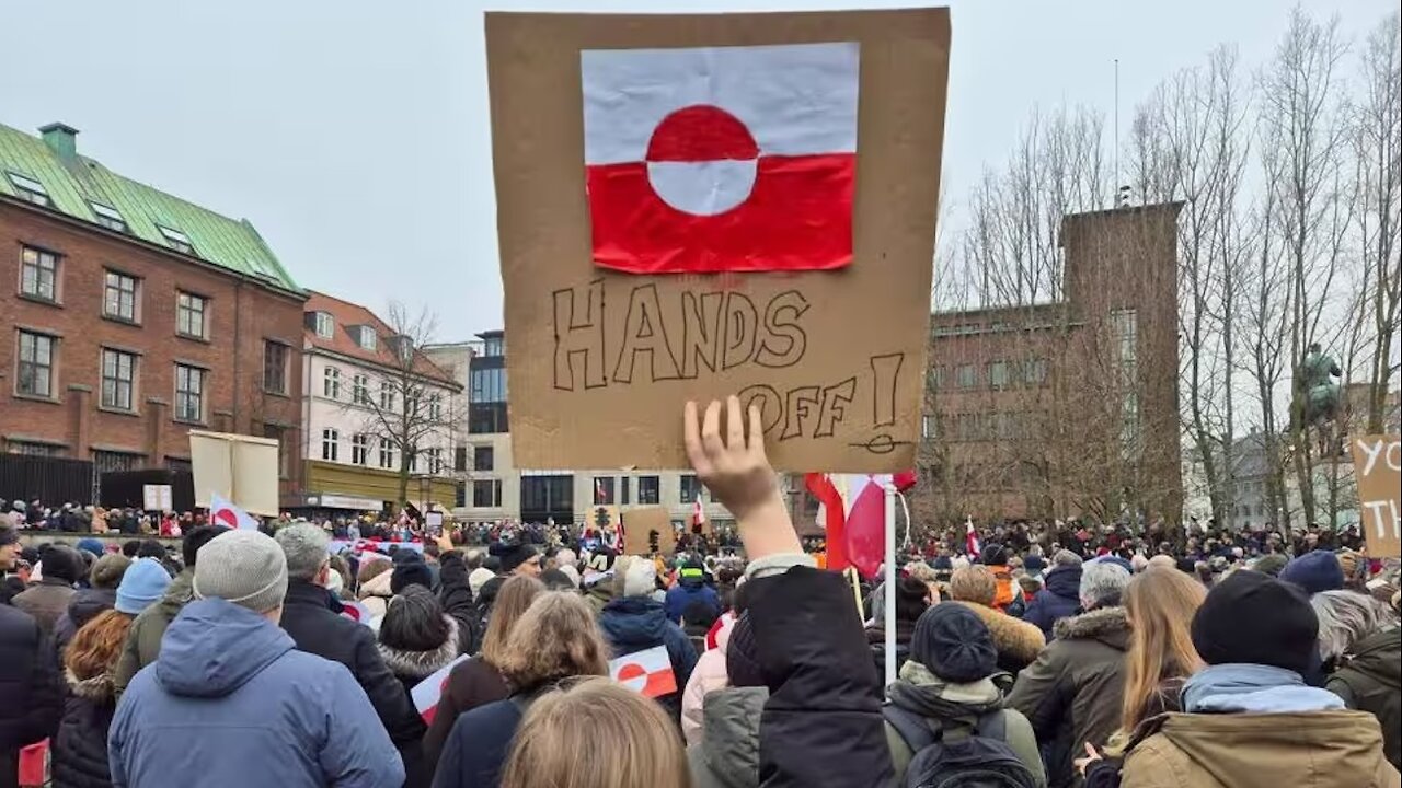 "Hands off": a mass rally in Copenhagen vs the US intentions to seize Greenland