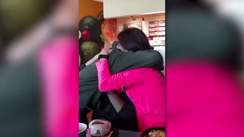 Soldier Surprises Family 💖 | Emotional Reunion Moments 2025 🇺🇸