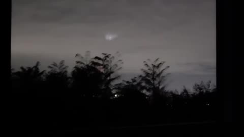 👽🤔 What IS THIS? Mysterious UFO Sighting from 2025 | TheTruthAbove