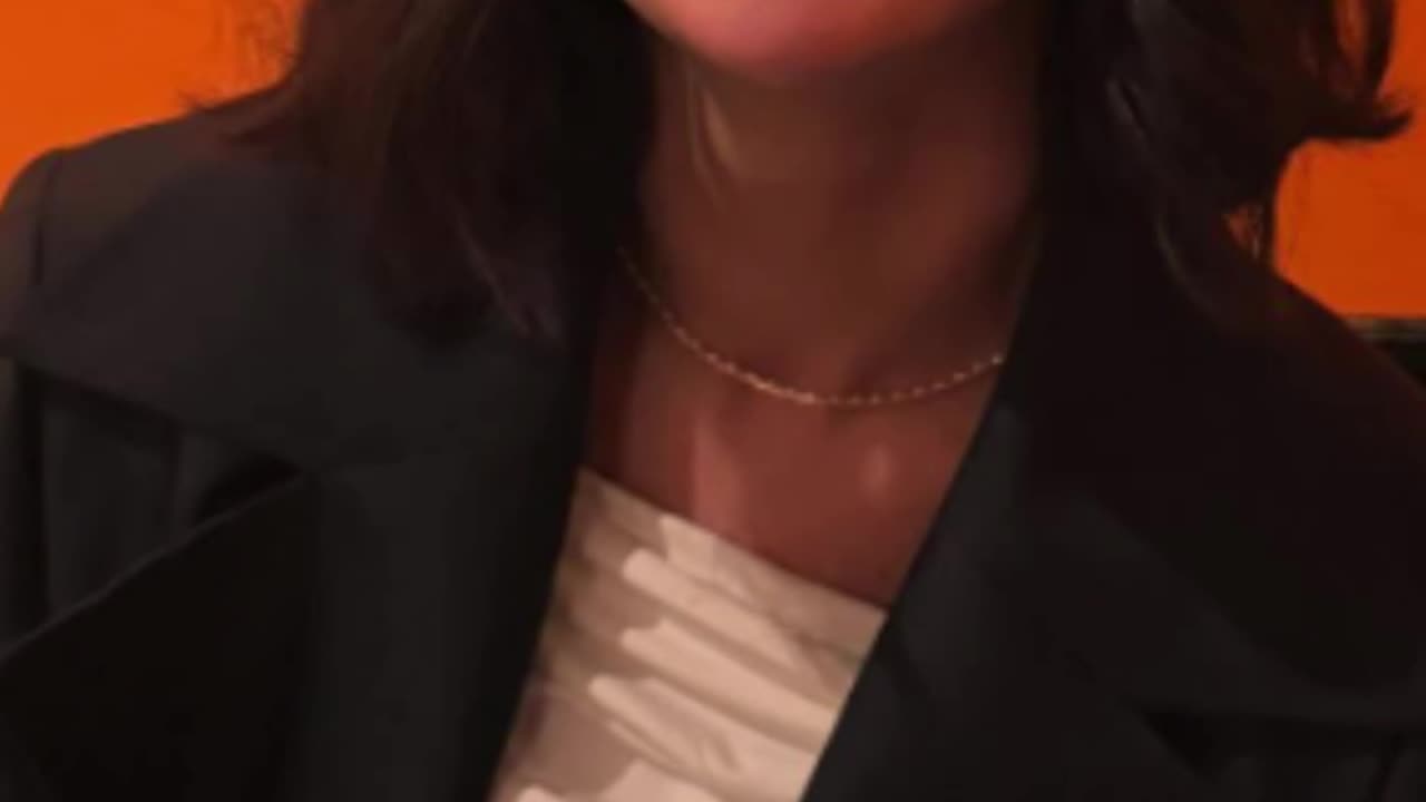 Selena & Benny Shine as Married Duo at Glam Event