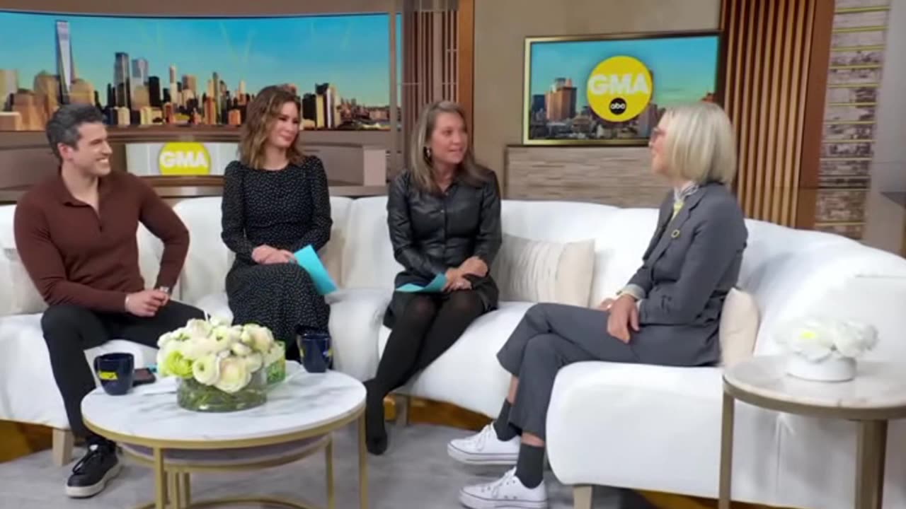 GMA3's Super Lovely Ginger Zee On 101325