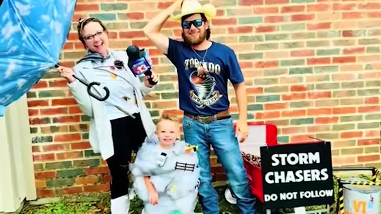 🎃️👻 The Most Epic Halloween Costume Hack EVER! | FeedMyCuriosity