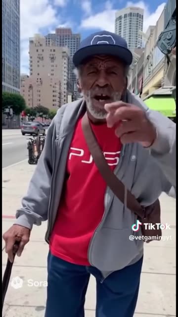 YOOO PlayStation ... check out this guy