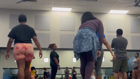 Step Aerobics Ankle Roll