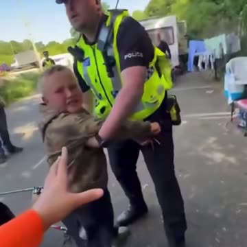 🇬🇧😲 British police arrested a TEN-YEAR-OLD boy. | Anyone know more about this? Was it because he was fishing? 🎣