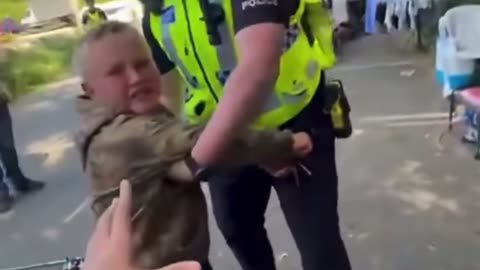 🇬🇧😲 British police arrested a TEN-YEAR-OLD boy. | Anyone know more about this? Was it because he was fishing? 🎣