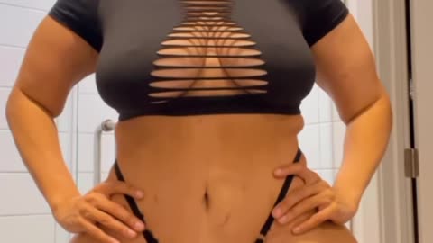 Big thick Curvy butty girl.