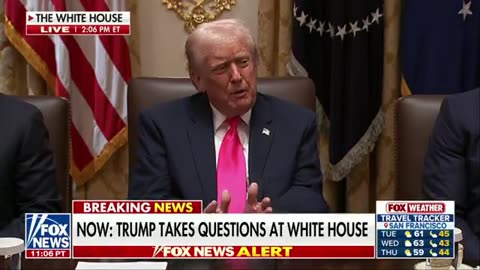 Trump STUNS reporters with message to Ilhan Omar, drops mic and ends meeting